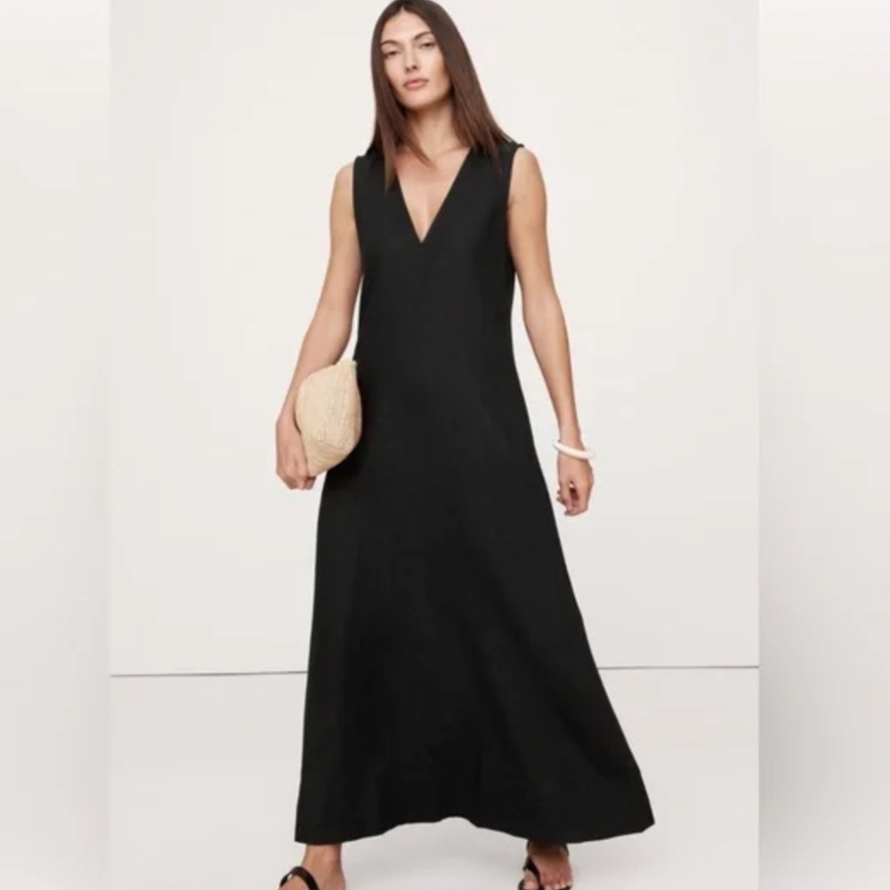 LINEN V-NECK MAXI DRESS